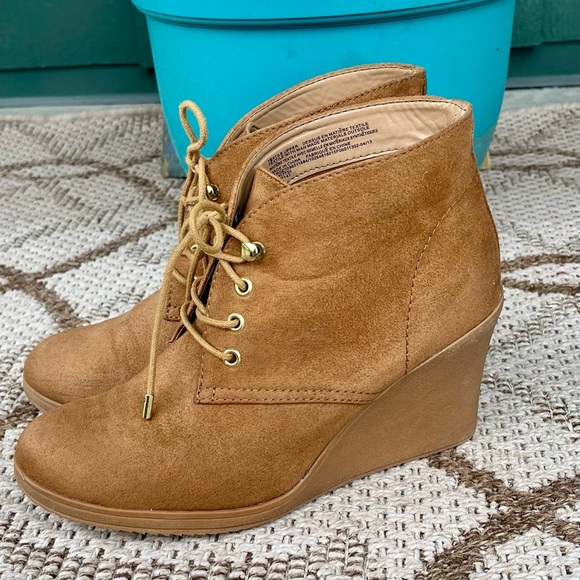 Suede Wedge Ankle Boots 9 neutral tan - Picture 1 of 7